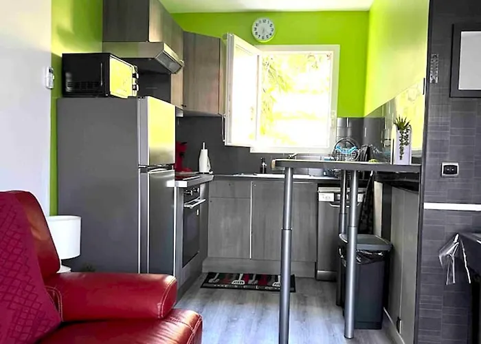 בית נופש Maison Charmante A 55 M² Avec Piscine Partagee *