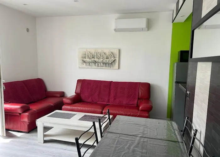 Maison Charmante A 55 M² Avec Piscine Partagee בית נופש